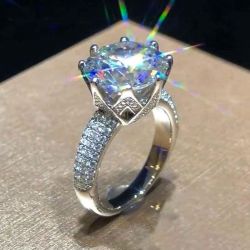 5 CT Round brilliant Stone With 0.38 CT Side Diamonds Engagement Ring